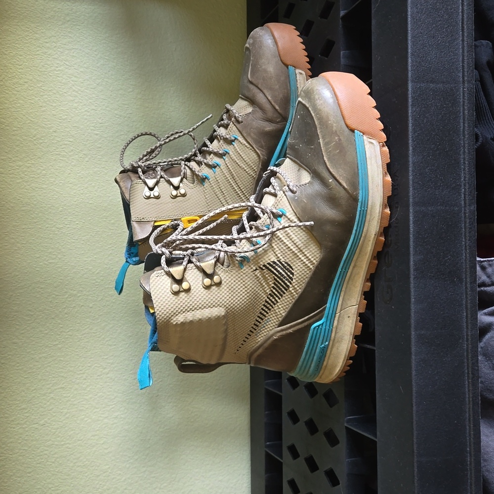Nike ACG Hiking Boots